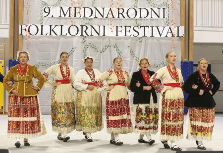 Folklorni festival KD Rak Rakek 42 Foto Ljubo Vukelič